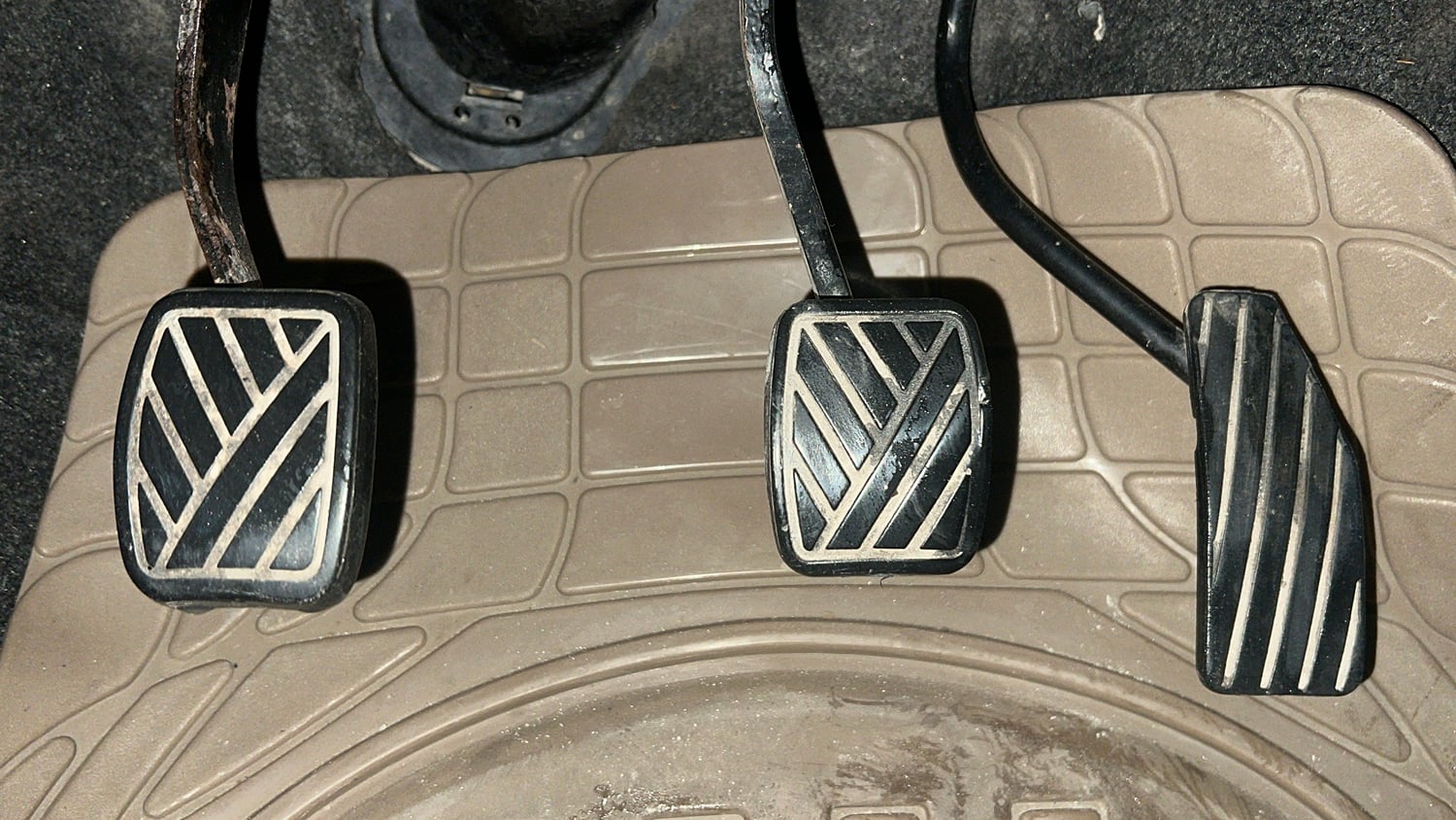 Used 2014 Maruti Suzuki Wagon R LXI CNG Cng Manual interior PEDALS VIEW