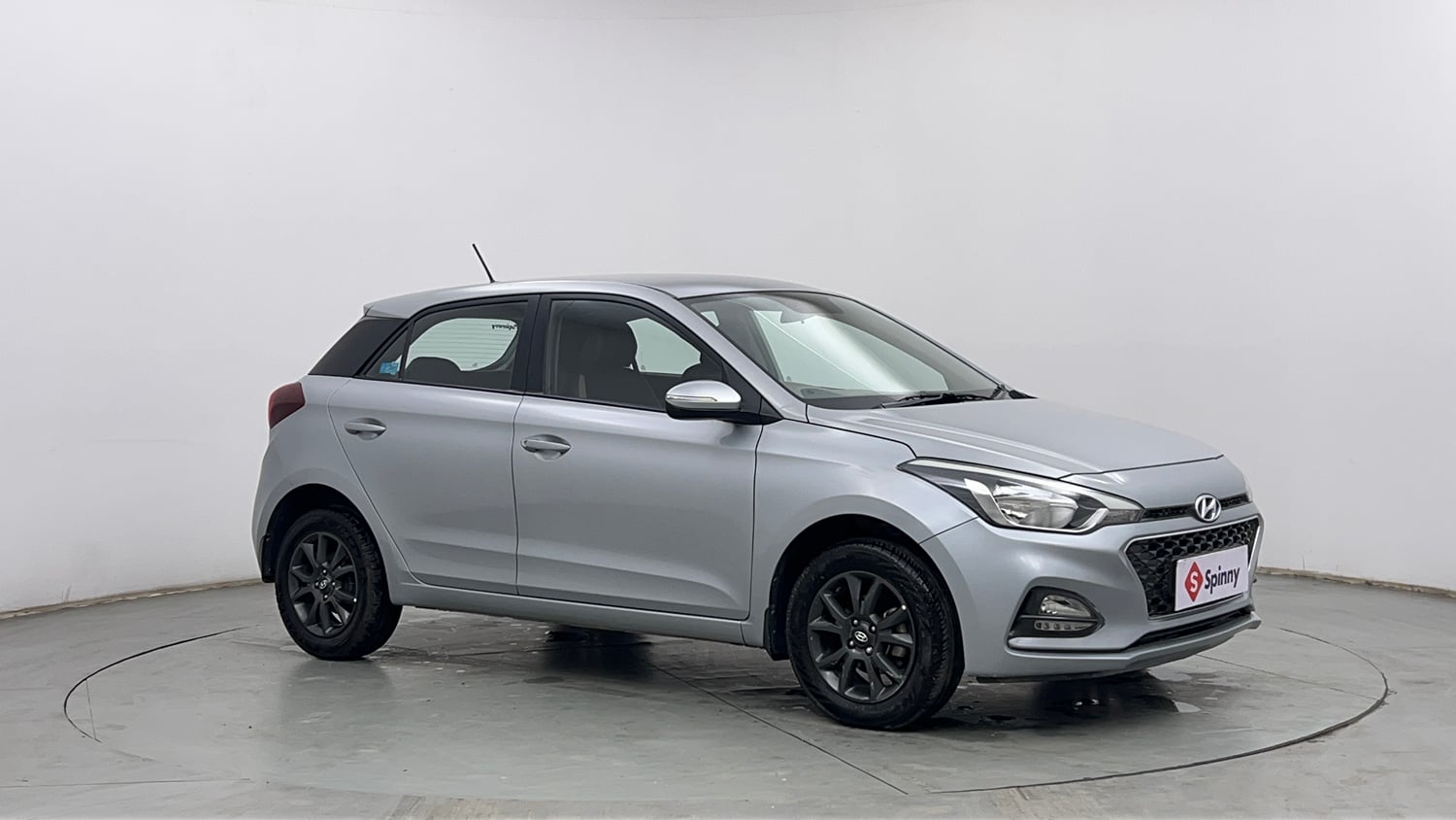 Used 2019 Hyundai Elite i20 Sportz Plus 1.2 Petrol Manual exterior RIGHT FRONT CORNER VIEW