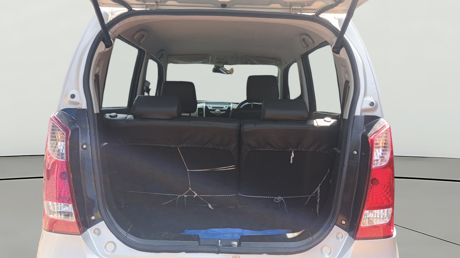 Used 2016 Maruti Suzuki Wagon R 1.0 VXI AMT Petrol Automatic interior DICKY INSIDE VIEW