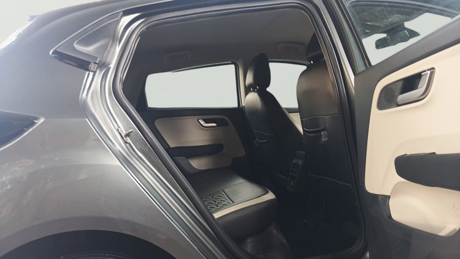 Used 2022 Tata Altroz XZ Plus i-Turbo Petrol Petrol Manual interior RIGHT SIDE REAR DOOR CABIN VIEW