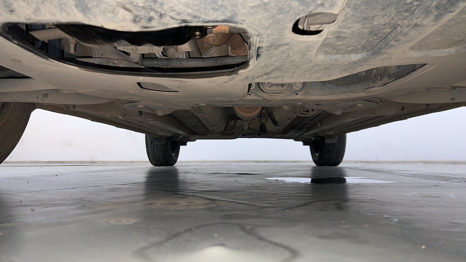 Used 2024 Hyundai Venue SX 1.2 Petrol Petrol Manual extra FRONT LEFT UNDERBODY VIEW