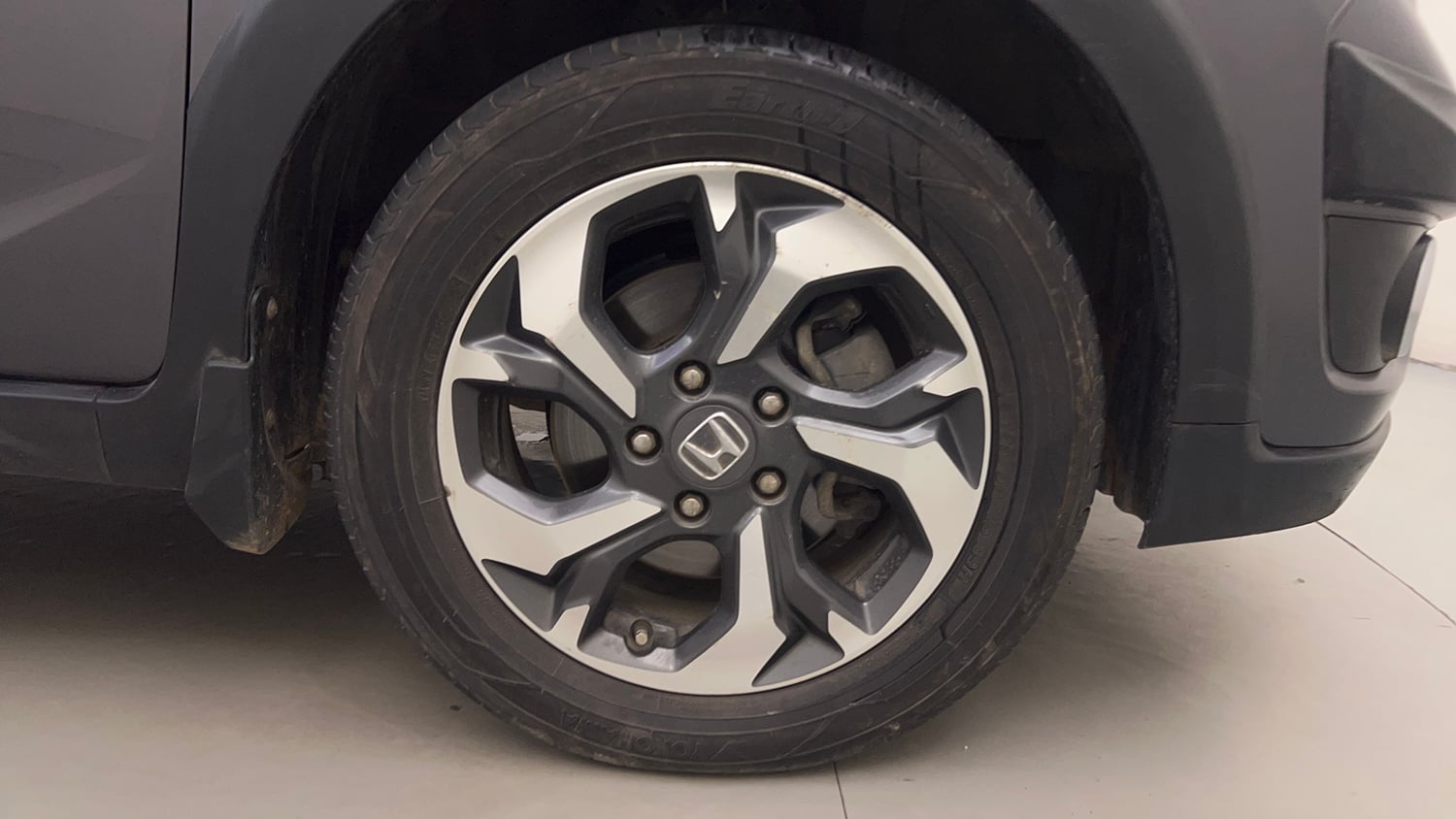 Used 2018 Honda BR-V V Petrol Petrol Manual tyres RIGHT FRONT TYRE RIM VIEW