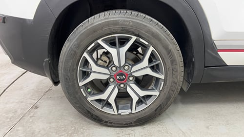 Used 2020 Kia Seltos GTX Plus AT 1.5 Diesel Diesel Automatic tyres RIGHT REAR TYRE RIM VIEW