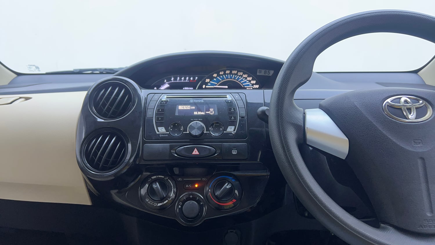 Used 2018 Toyota Etios Liva V Petrol Manual interior MUSIC SYSTEM & AC CONTROL VIEW