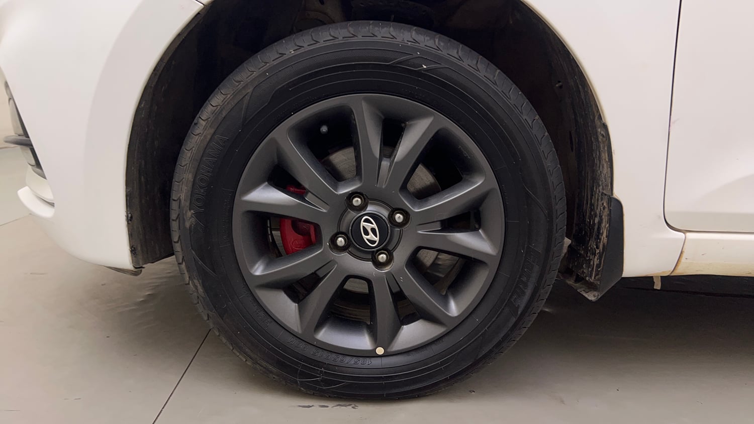 Used 2018 Hyundai Elite i20 Asta 1.2 Petrol Manual tyres LEFT FRONT TYRE RIM VIEW