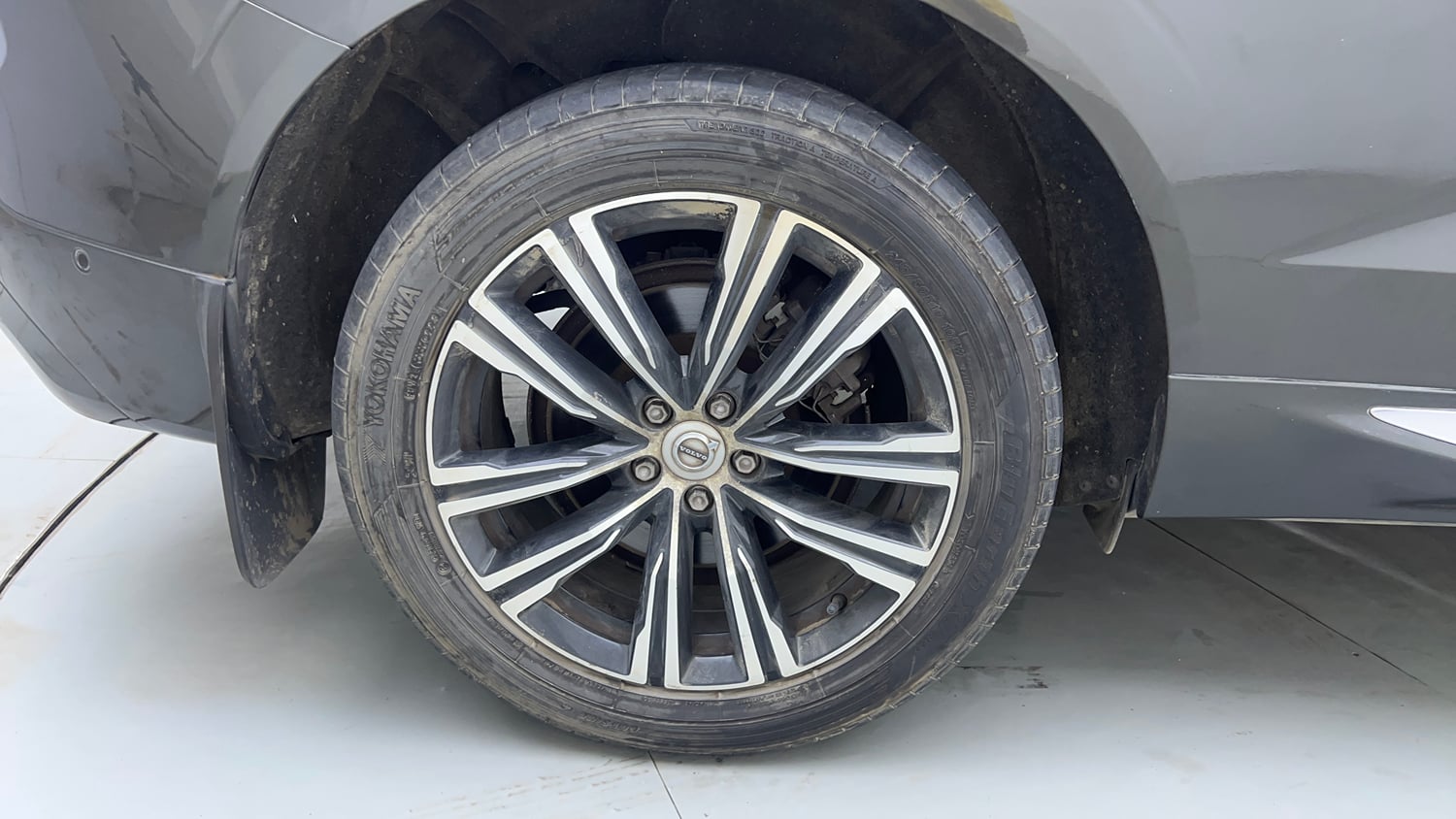 Used 2022 Volvo XC60 B5 Ultimate Petrol Automatic tyres RIGHT REAR TYRE RIM VIEW