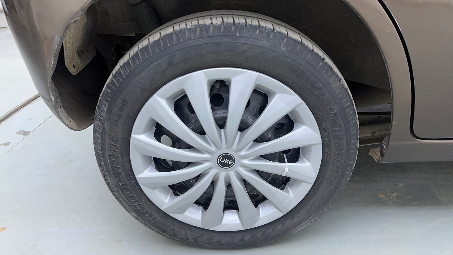 Used 2014 Maruti Suzuki Wagon R VXI Petrol Manual tyres RIGHT REAR TYRE RIM VIEW