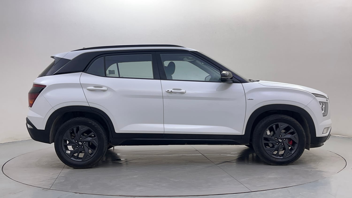 Used 2022 Hyundai Creta SX (O) 1.5 Petrol IVT Knight Petrol Automatic exterior RIGHT SIDE VIEW