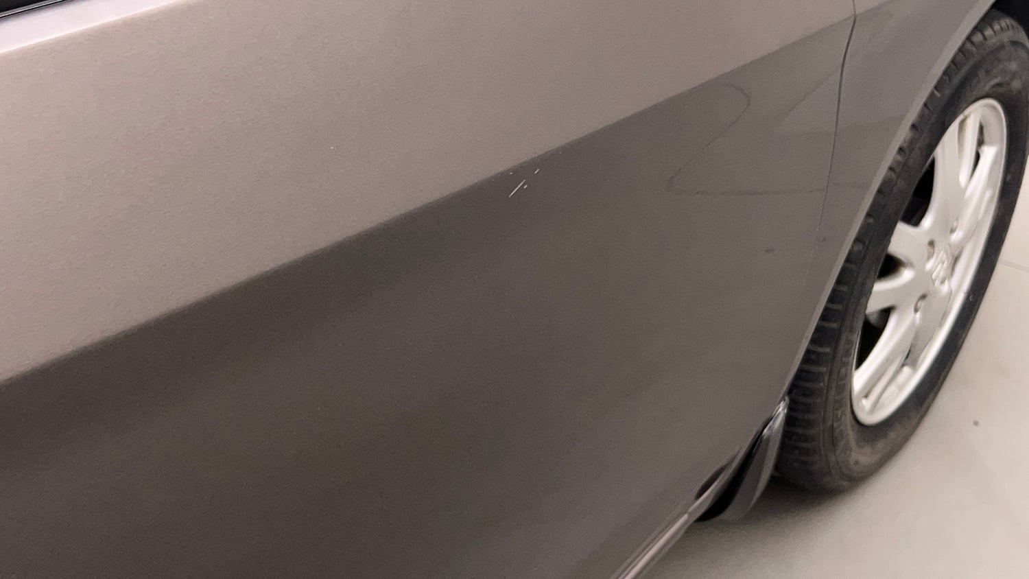 Used 2015 Honda Brio VX AT Petrol Automatic dents MINOR SCRATCH