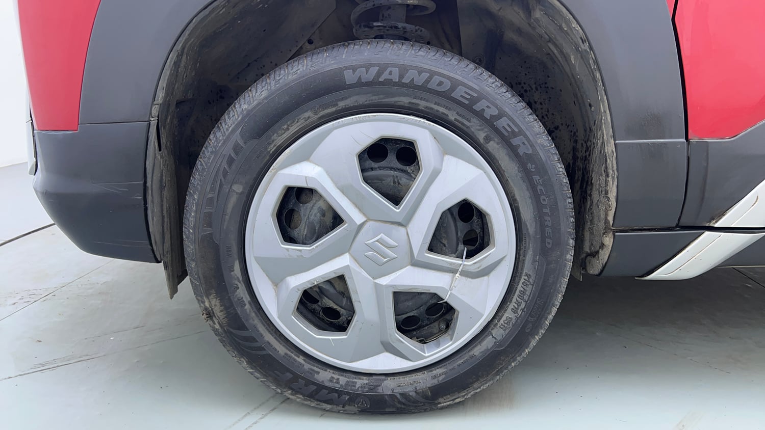 Used 2022 Maruti Suzuki Brezza Vxi AT Petrol Automatic tyres LEFT FRONT TYRE RIM VIEW