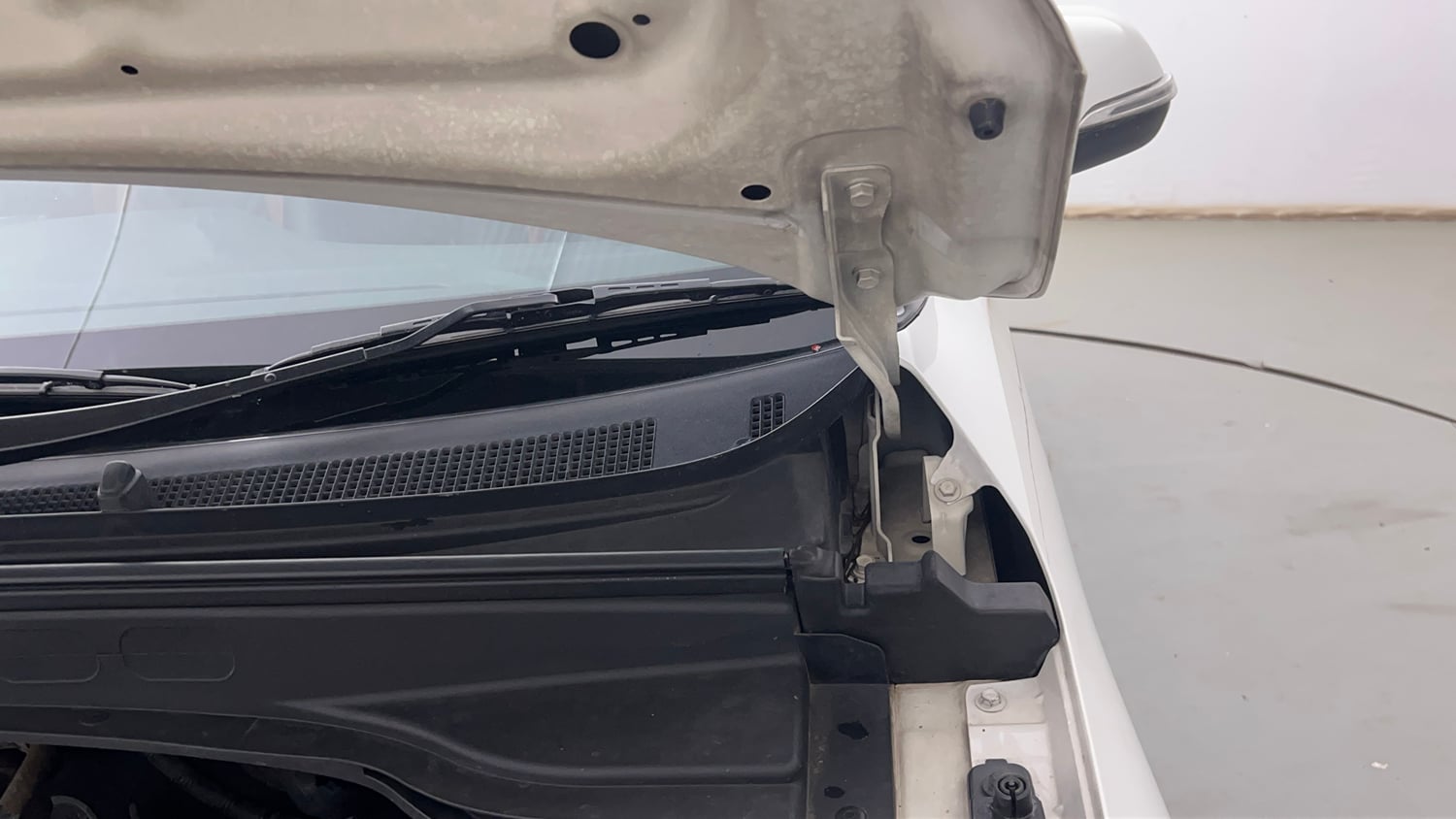 Used 2017 Hyundai Creta 1.6 SX Plus Petrol Special Edition Petrol Manual engine ENGINE LEFT SIDE HINGE & APRON VIEW