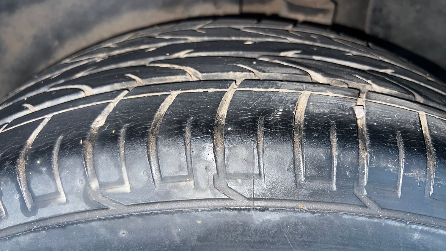 Used 2018 Hyundai Creta SX Plus 1.6 AT Petrol Petrol Automatic tyres LEFT REAR TYRE TREAD VIEW