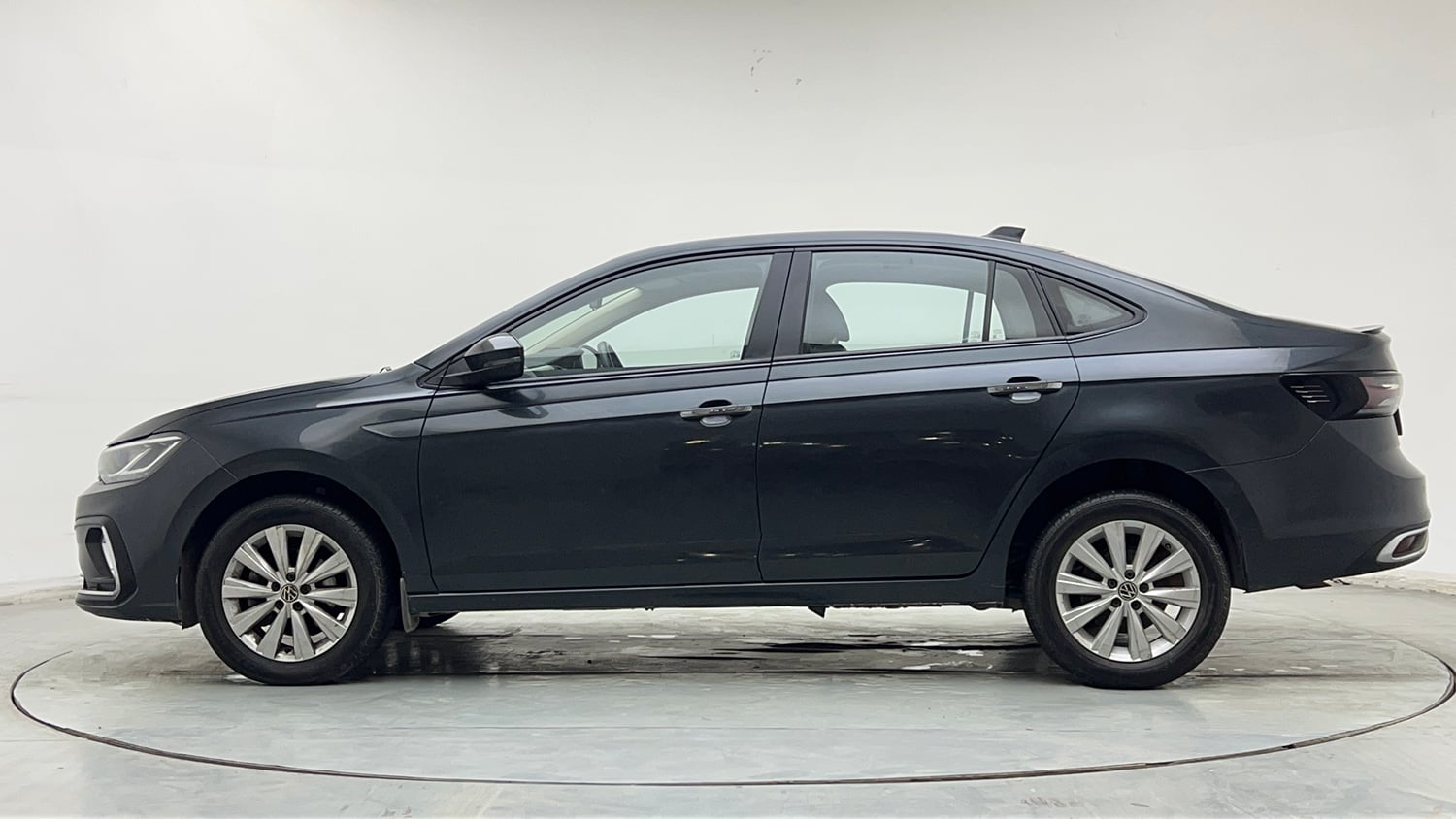 Used 2024 Volkswagen Virtus Highline 1.0 TSI AT Petrol Automatic exterior LEFT SIDE VIEW