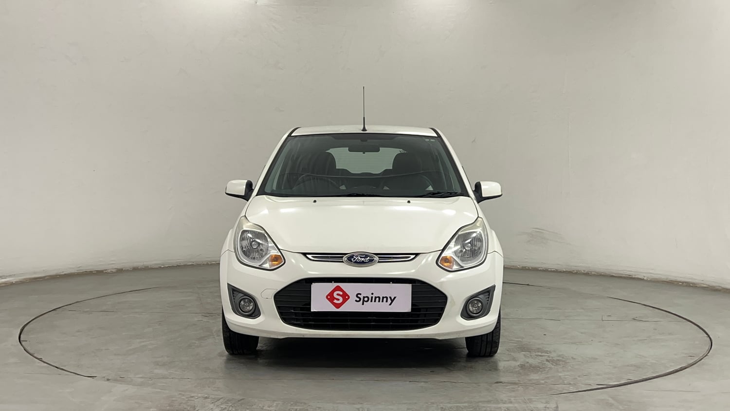 Used 2015 Ford Figo Duratec Petrol Titanium 1.2 Petrol Manual exterior FRONT VIEW