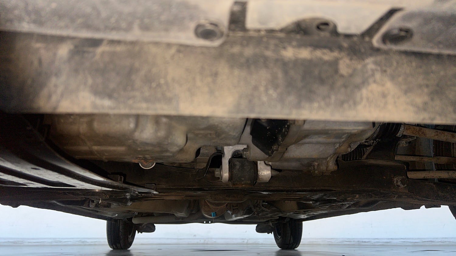 Used 2017 Honda Amaze 1.2 S i-VTEC Petrol Manual extra FRONT LEFT UNDERBODY VIEW