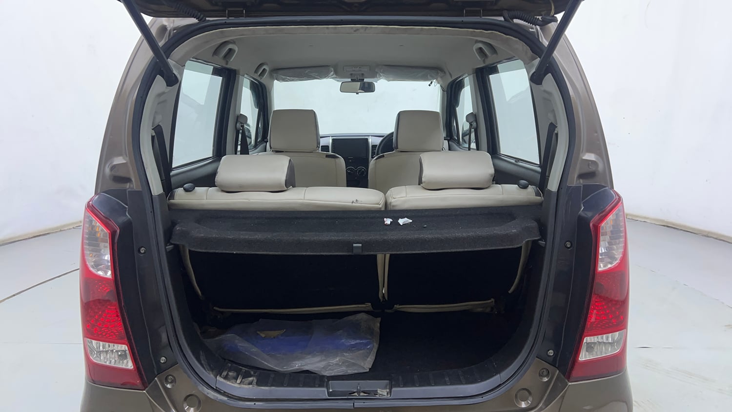 Used 2014 Maruti Suzuki Wagon R VXI Petrol Manual interior DICKY INSIDE VIEW
