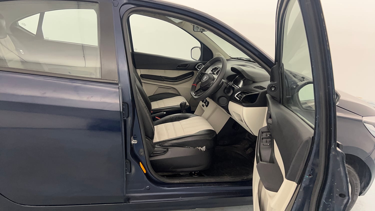 Used 2023 Tata Tigor XZ CNG Cng Manual interior RIGHT SIDE FRONT DOOR CABIN VIEW