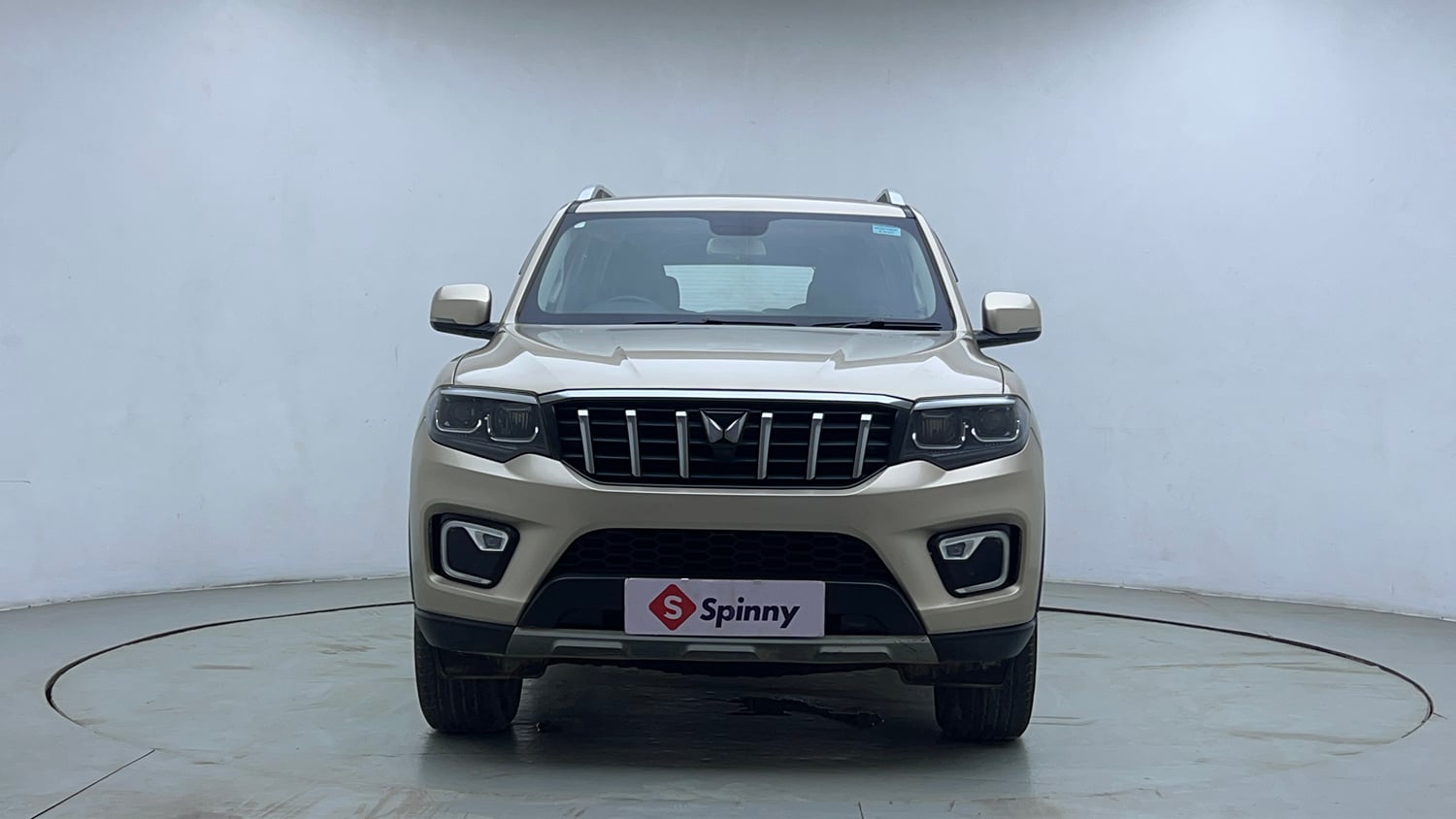Used 2023 Mahindra Scorpio N Z8 L Petrol AT 6 STR Petrol Automatic exterior FRONT VIEW