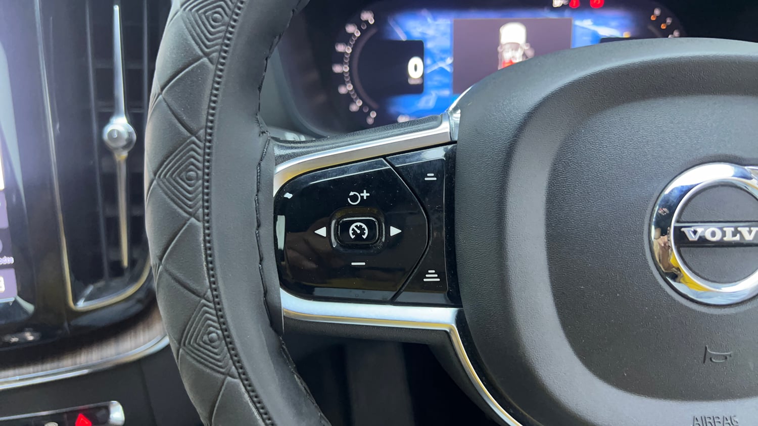 Used 2022 Volvo XC60 B5 Ultimate Petrol Automatic top_features Adaptive cruise control