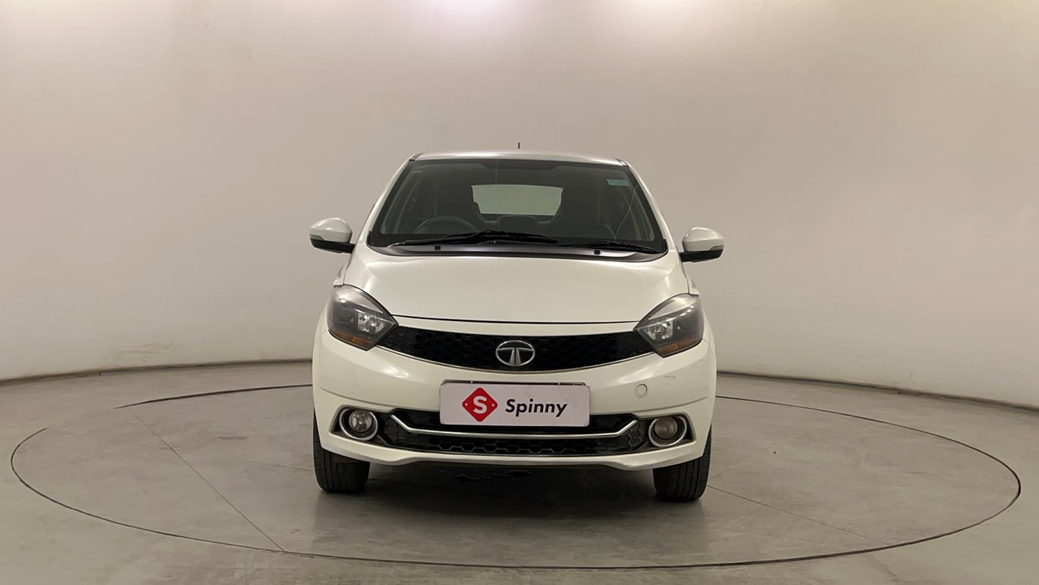 Used 2017 Tata Tigor Revotron XZ Petrol Manual exterior FRONT VIEW