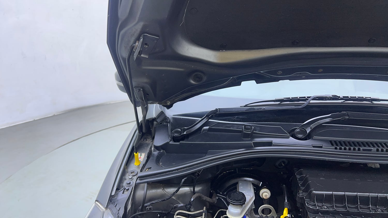 Used 2023 Tata Tigor XZA Plus Leatherette Pack Petrol Automatic engine ENGINE RIGHT SIDE HINGE & APRON VIEW