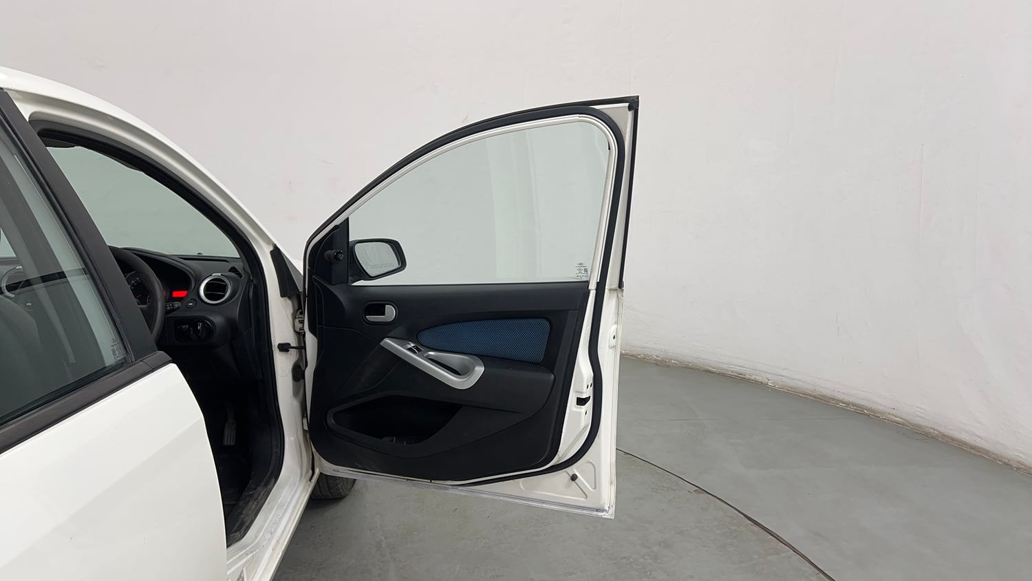 Used 2015 Ford Figo Duratec Petrol Titanium 1.2 Petrol Manual interior RIGHT FRONT DOOR OPEN VIEW