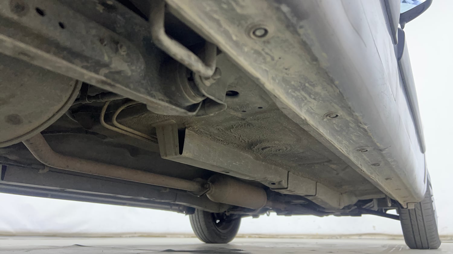 Used 2014 Maruti Suzuki Wagon R VXI Petrol Manual extra REAR RIGHT UNDERBODY VIEW