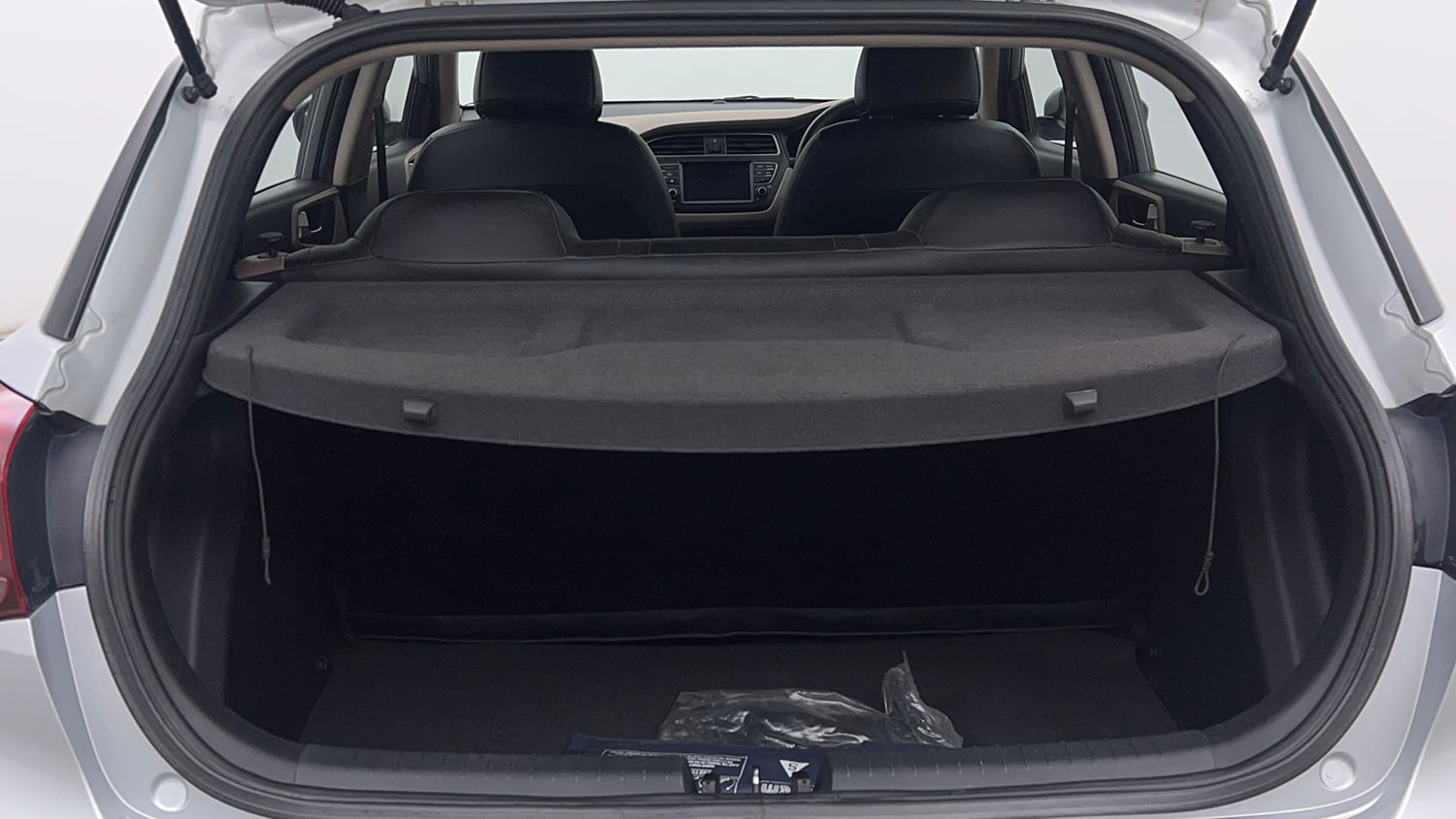 Used 2019 Hyundai Elite i20 Sportz Plus 1.2 Petrol Manual interior DICKY INSIDE VIEW