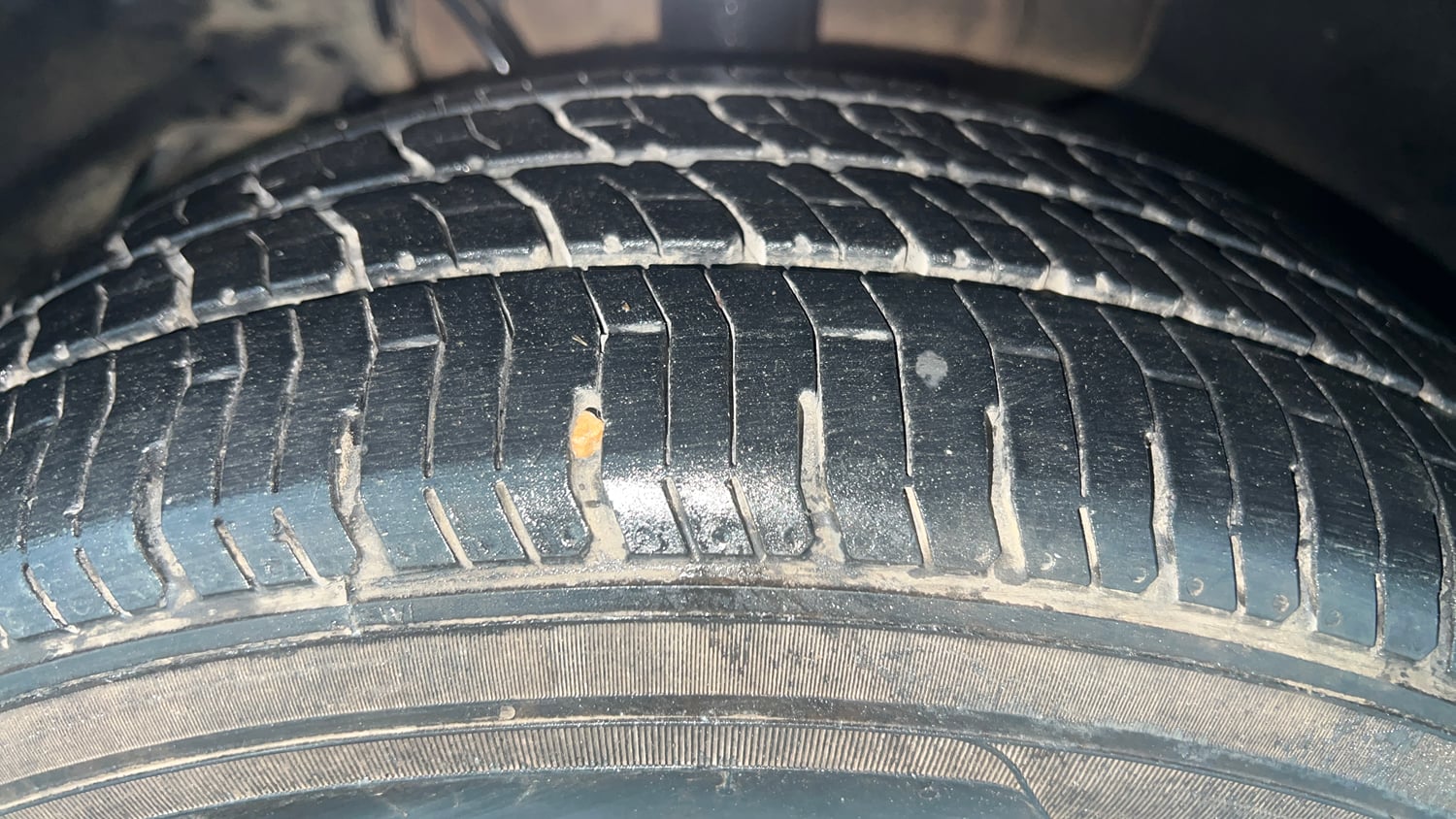 Used 2017 Tata Tiago Revotron XZA Petrol Automatic tyres LEFT FRONT TYRE TREAD VIEW
