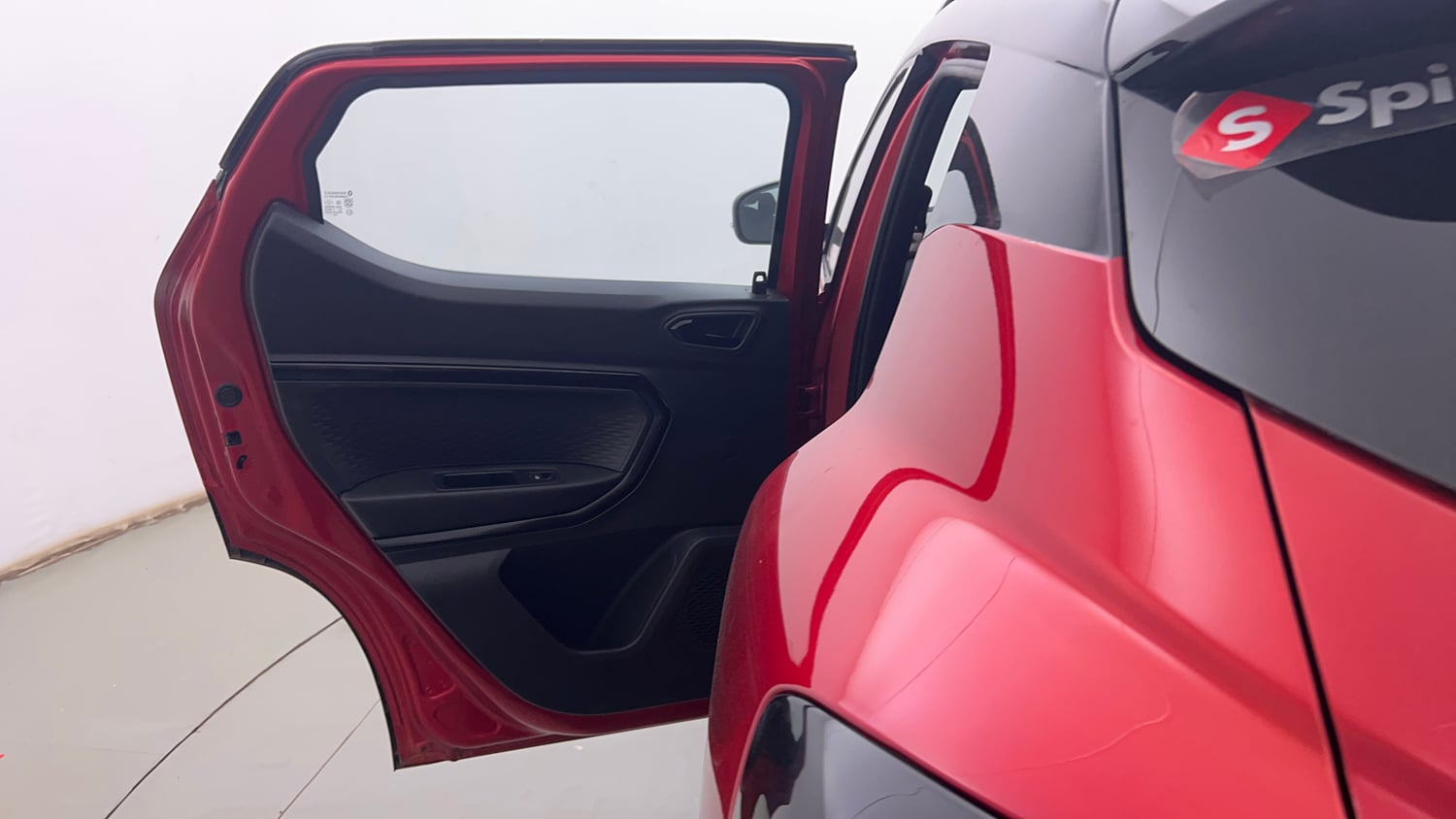 Used 2022 Renault Kiger RXZ Turbo MT Dual Tone Petrol Manual interior LEFT REAR DOOR OPEN VIEW