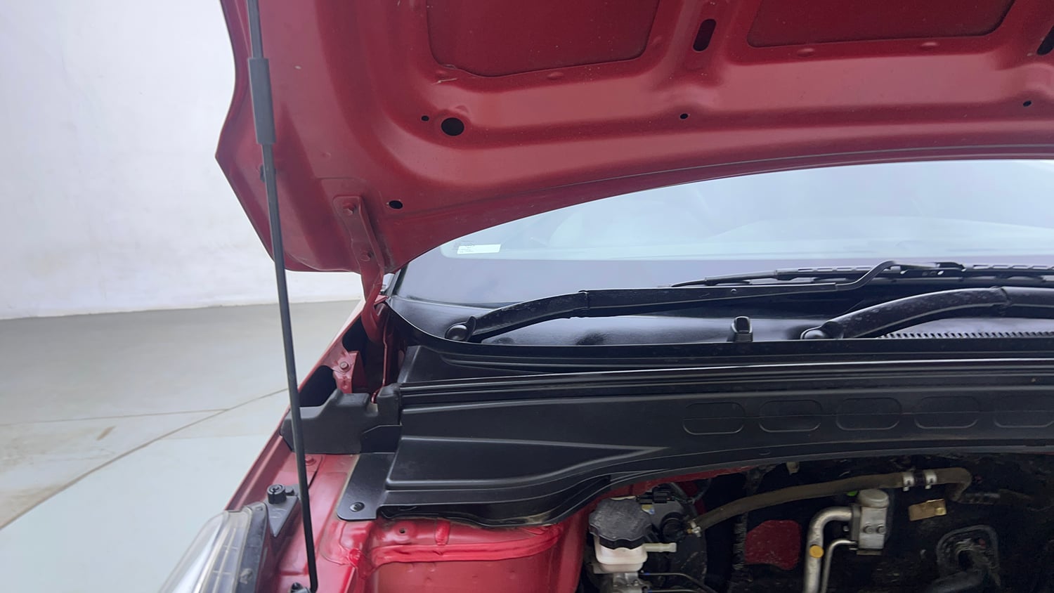 Used 2018 Hyundai Creta SX Plus 1.6 AT Petrol Petrol Automatic engine ENGINE RIGHT SIDE HINGE & APRON VIEW