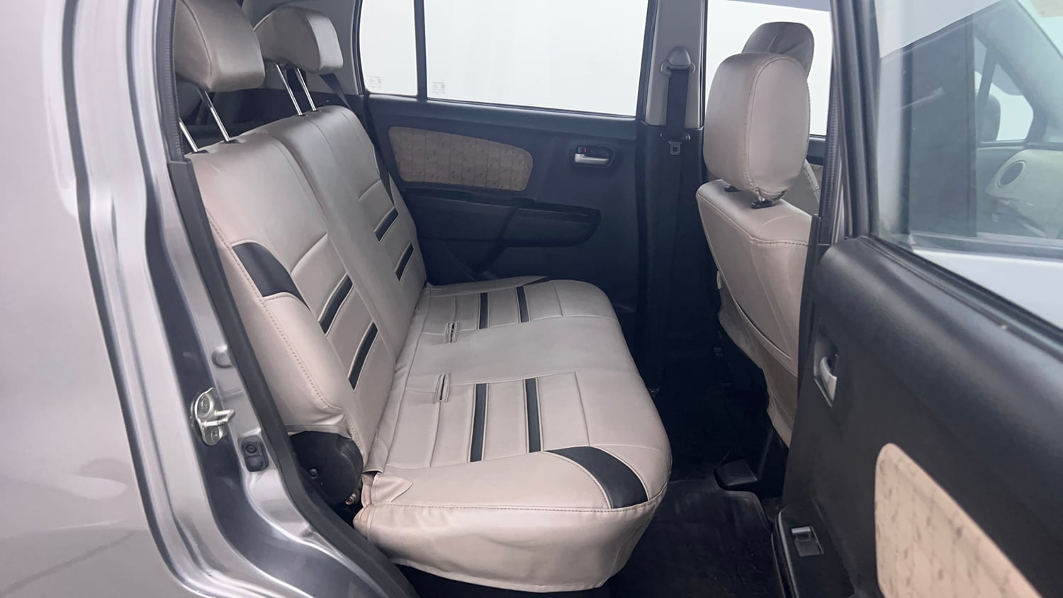 Used 2017 Maruti Suzuki Wagon R VXI+ Petrol Manual interior RIGHT SIDE REAR DOOR CABIN VIEW