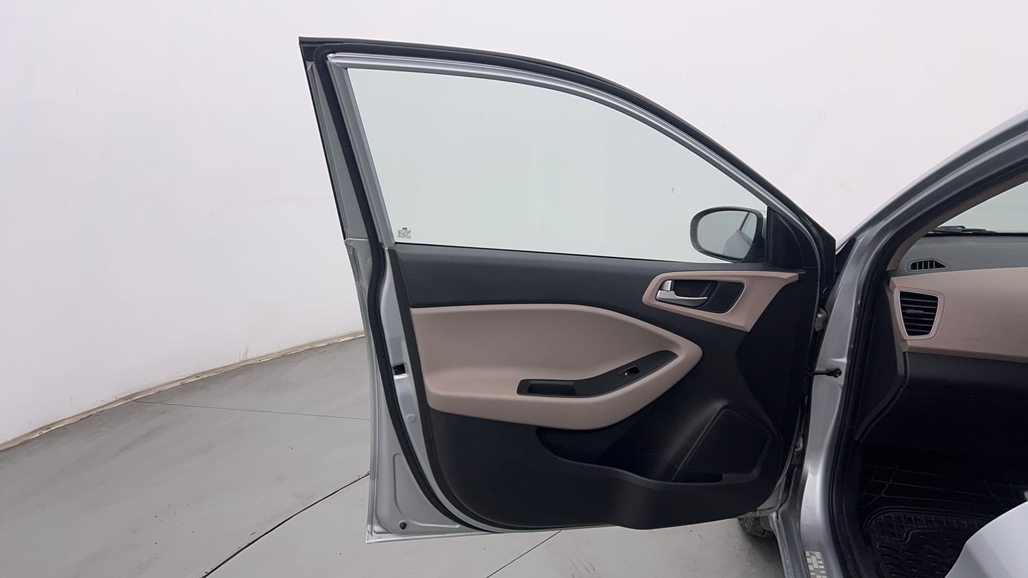 Used 2019 Hyundai Elite i20 Sportz Plus 1.2 Petrol Manual interior LEFT FRONT DOOR OPEN VIEW