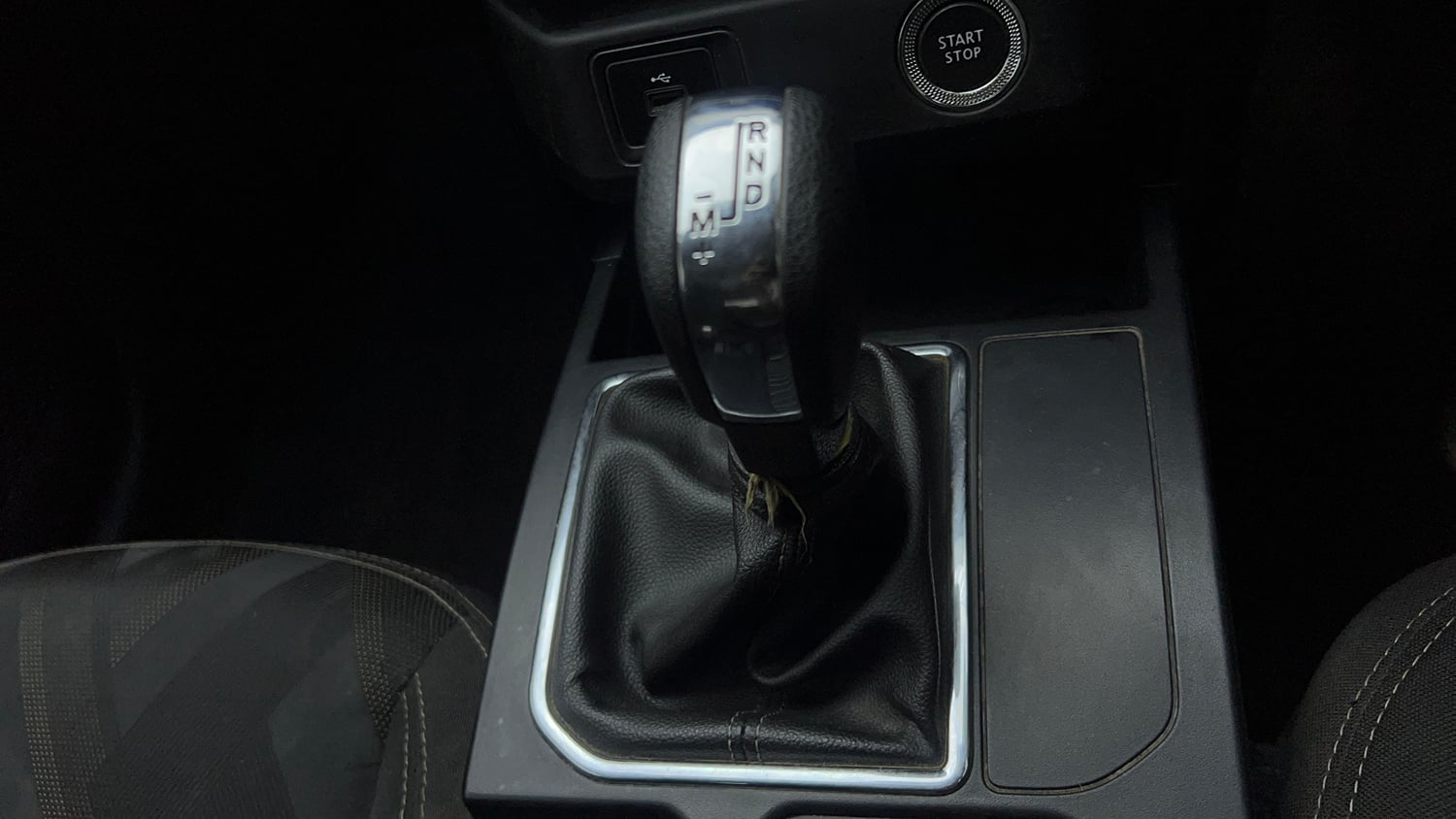 Used 2021 Renault Kiger RXT AMT Petrol Automatic interior GEAR  KNOB VIEW