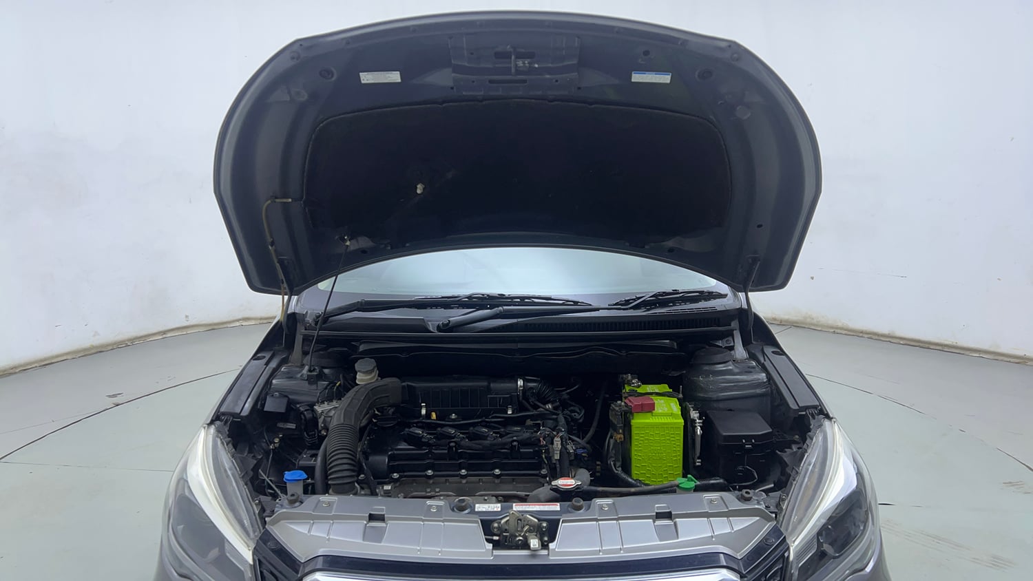 Used 2021 Maruti Suzuki Ciaz Alpha 1.5 Petrol Manual engine ENGINE & BONNET OPEN FRONT VIEW