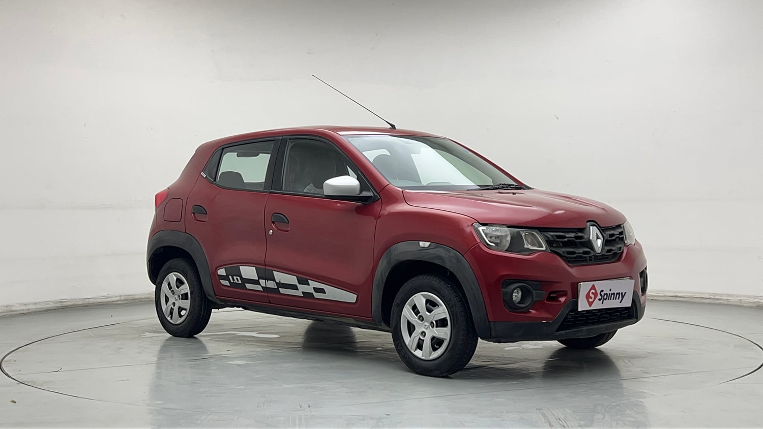 Used 2017 Renault Kwid 1.0 RXT Petrol Manual exterior RIGHT FRONT CORNER VIEW