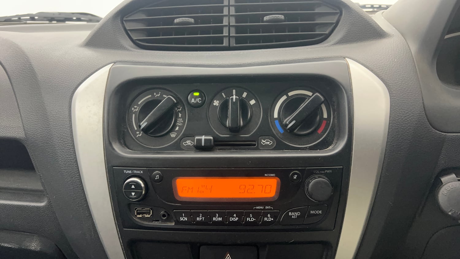 Used 2018 Maruti Suzuki Alto 800 VXi Petrol Manual interior MUSIC SYSTEM & AC CONTROL VIEW