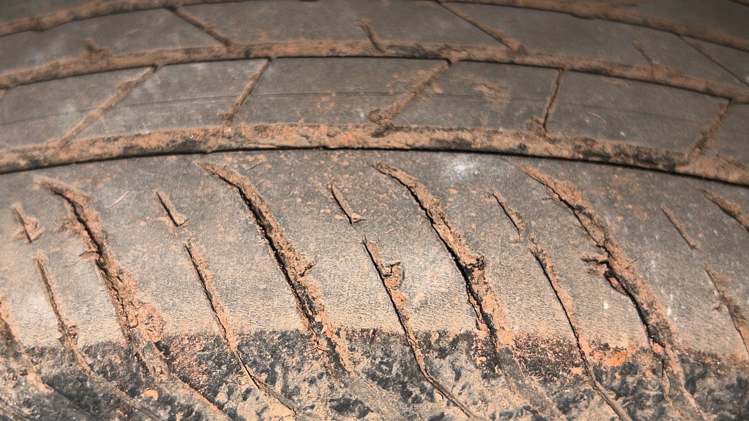 Used 2022 Renault Kiger RXZ Turbo MT Dual Tone Petrol Manual tyres RIGHT FRONT TYRE TREAD VIEW