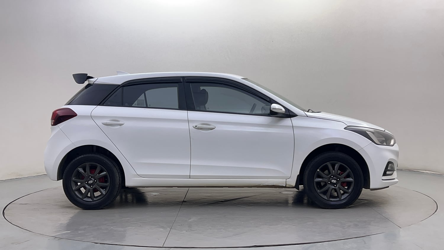 Used 2018 Hyundai Elite i20 Asta 1.2 Petrol Manual exterior RIGHT SIDE VIEW