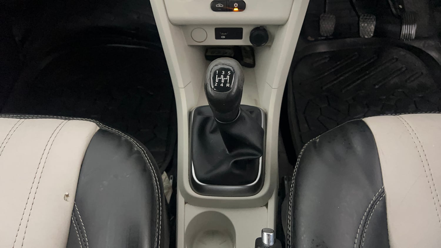Used 2023 Tata Tigor XZ CNG Cng Manual interior GEAR  KNOB VIEW
