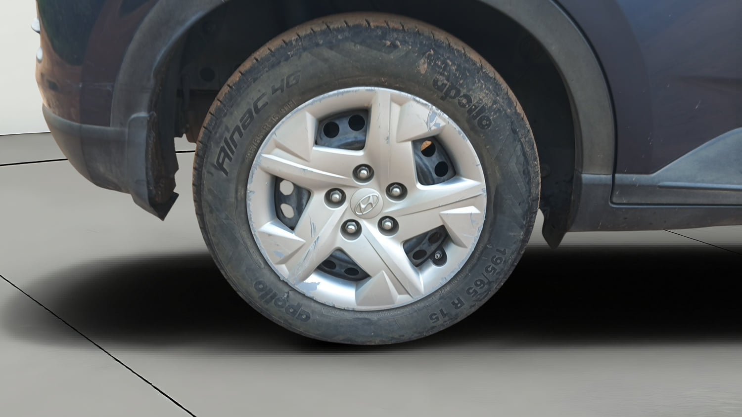 Used 2022 Hyundai Venue S 1.2 Petrol Petrol Manual tyres RIGHT REAR TYRE RIM VIEW