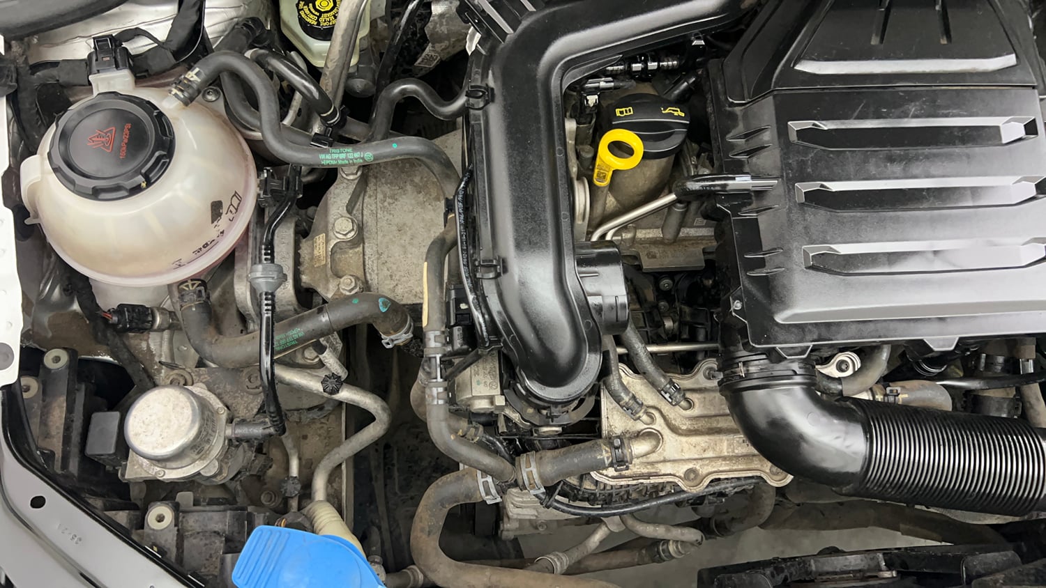 Used 2021 Volkswagen Vento Highline 1.0L TSI Petrol Manual engine ENGINE RIGHT SIDE VIEW