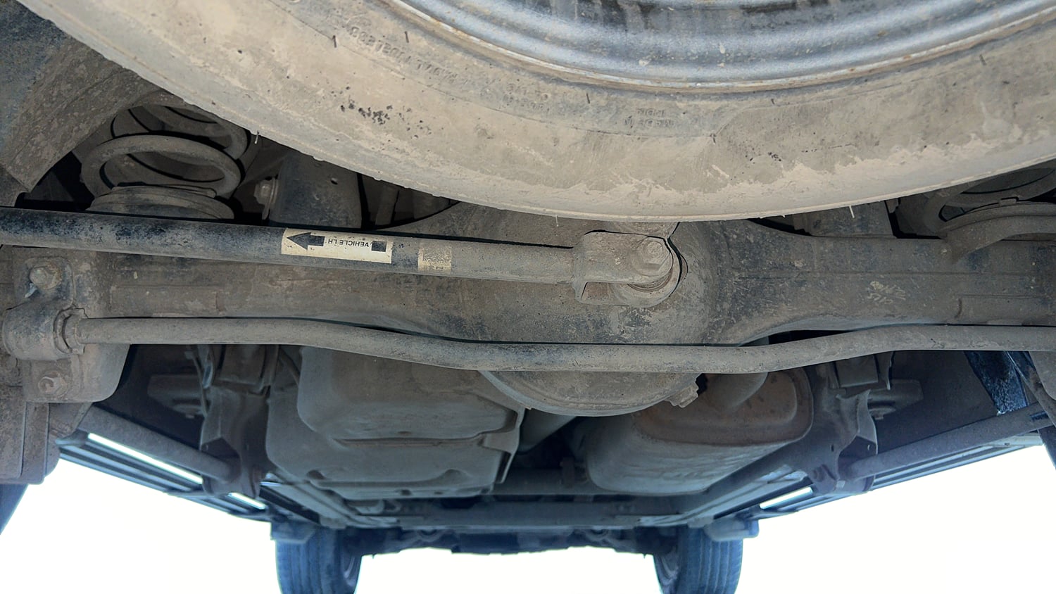 Used 2023 Mahindra Scorpio N Z8 L Petrol AT 6 STR Petrol Automatic extra REAR UNDERBODY VIEW (TAKEN FROM REAR)