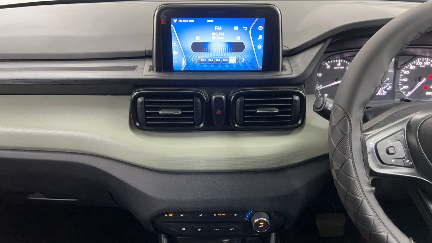 Used 2022 Tata Punch Adventure Rhythm Pack AMT Petrol Automatic interior MUSIC SYSTEM & AC CONTROL VIEW
