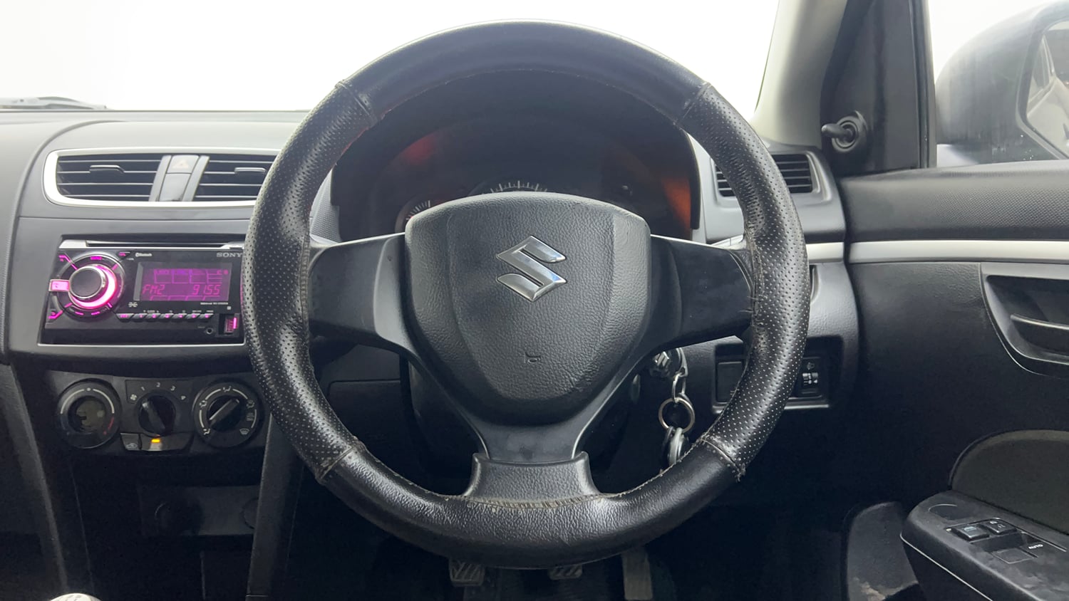 Used 2015 Maruti Suzuki Swift Lxi (O) Petrol Manual interior STEERING VIEW