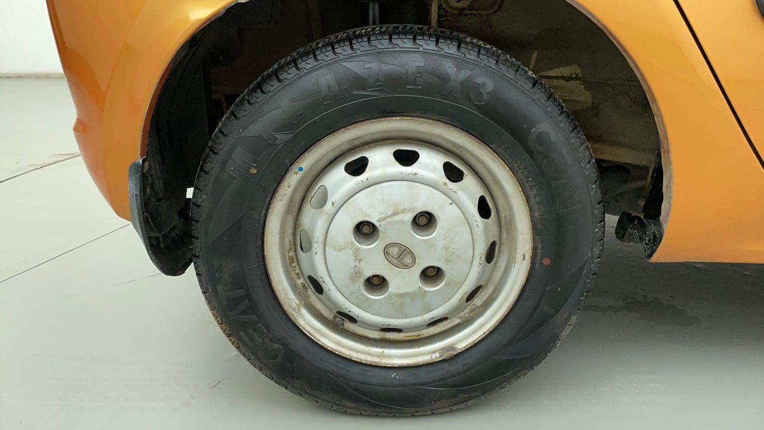 Used 2017 Tata Tiago Revotron XM Petrol Manual tyres RIGHT REAR TYRE RIM VIEW