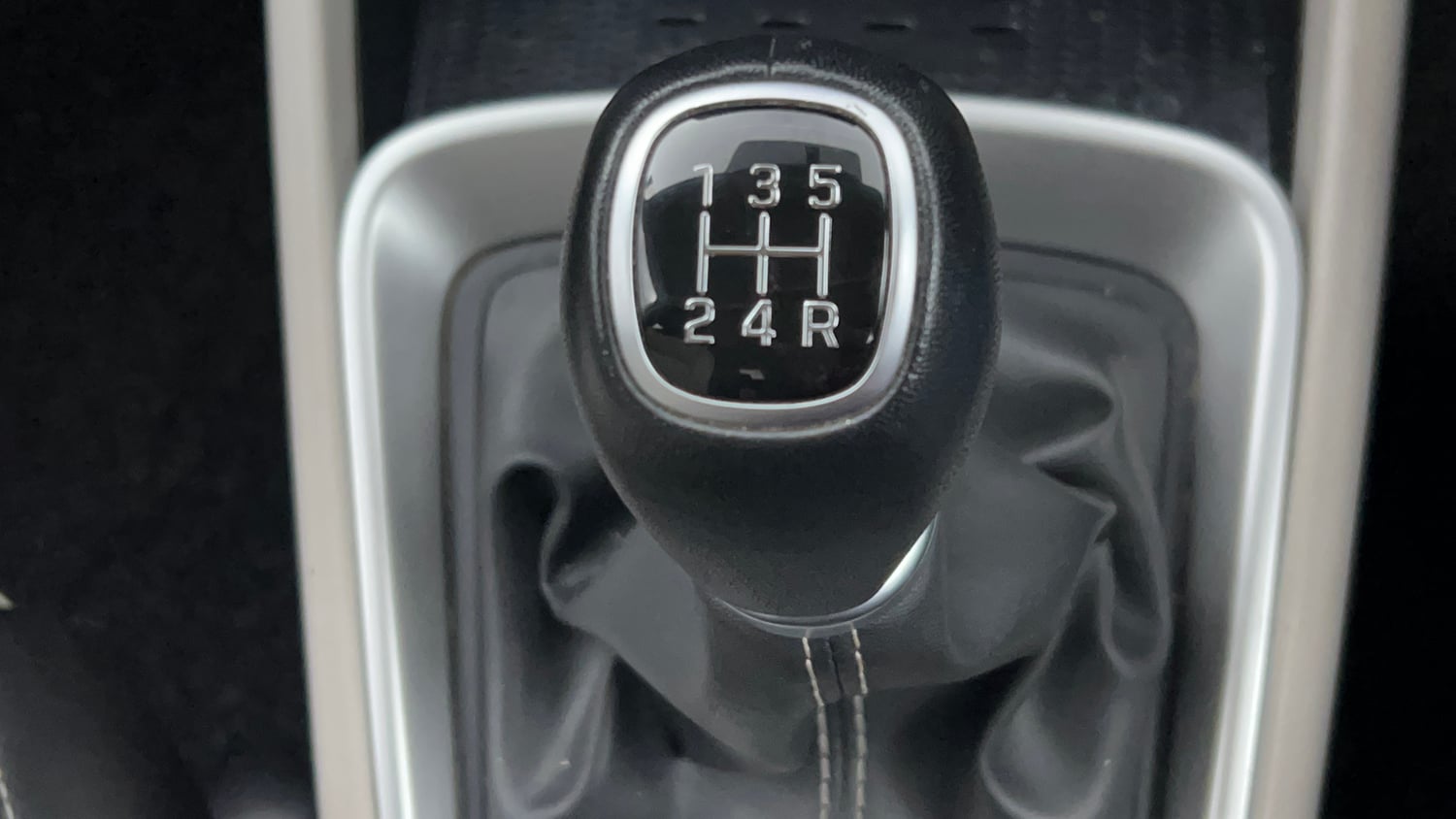 Used 2024 Hyundai Venue SX 1.2 Petrol Petrol Manual interior GEAR  KNOB VIEW