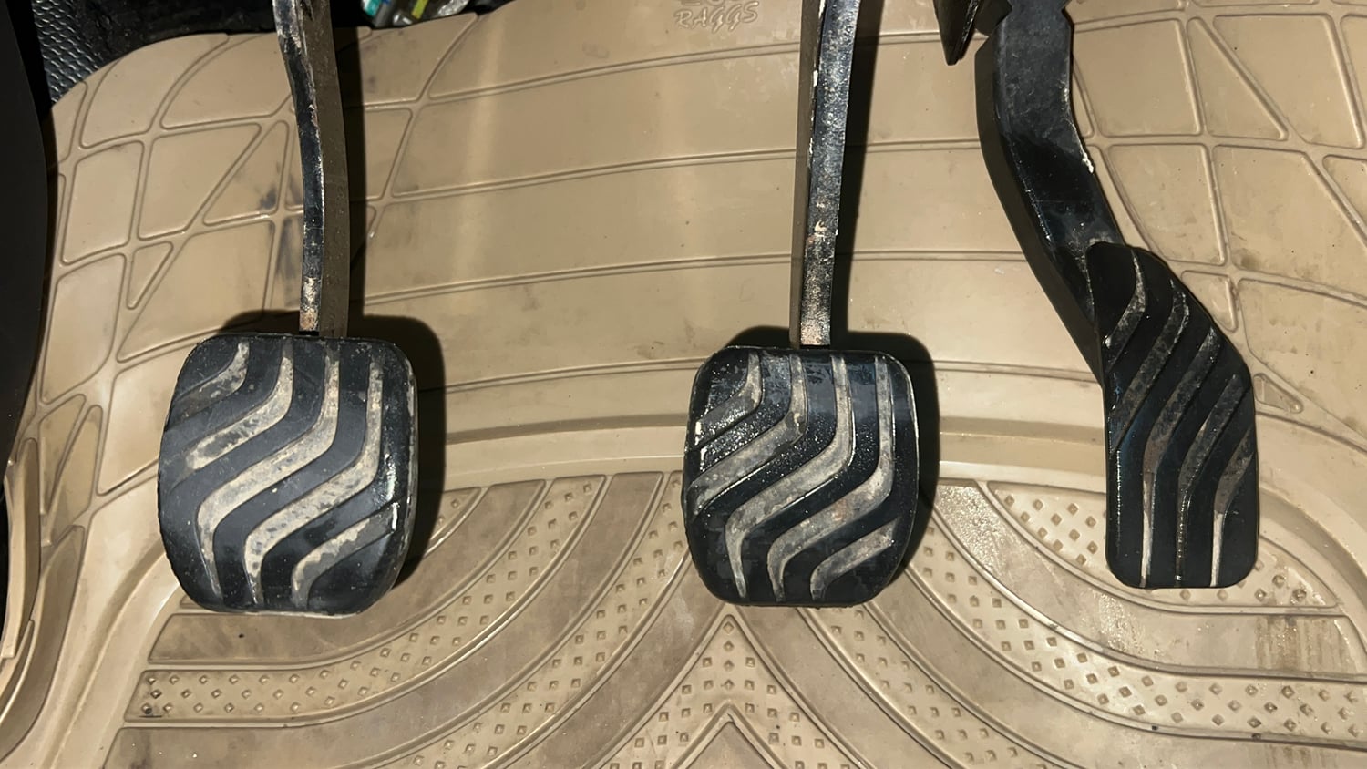 Used 2023 Nissan Magnite XL Petrol Manual interior PEDALS VIEW