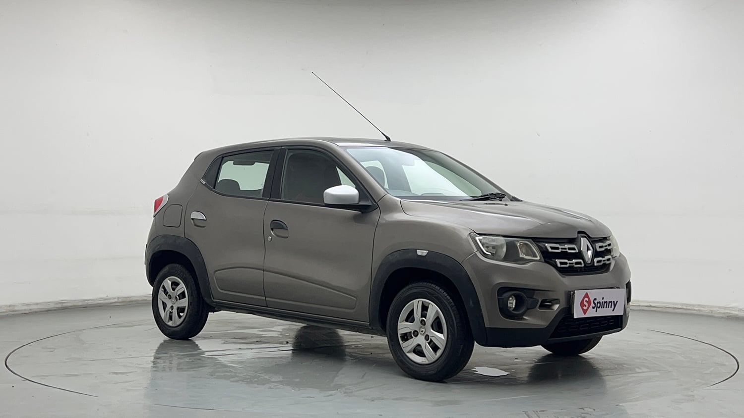 Used 2018 Renault Kwid 1.0 RXT AMT Opt Petrol Automatic exterior RIGHT FRONT CORNER VIEW