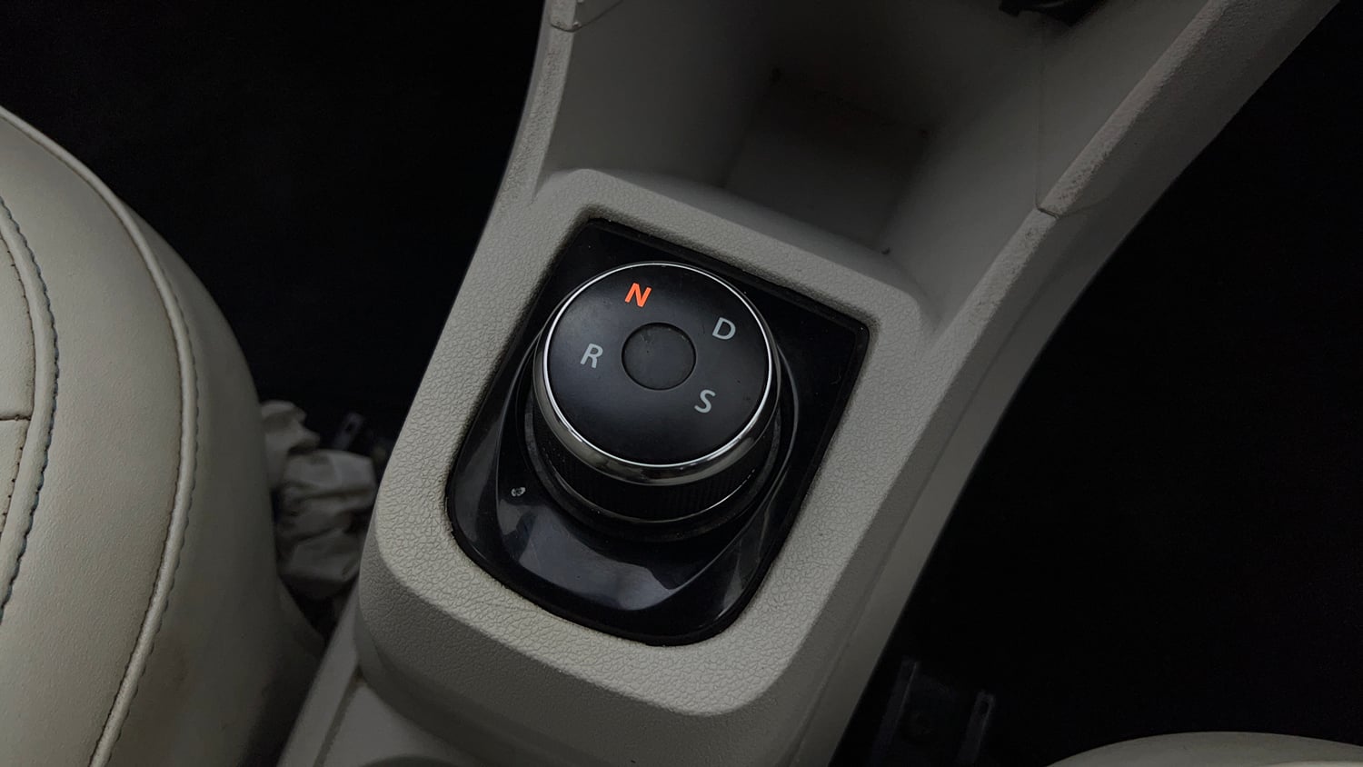 Used 2023 Tata Tiago EV XZ Plus Tech LUX Long Range Electric Automatic interior GEAR  KNOB VIEW